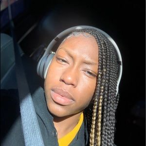 Meet your Posher, Yasmine